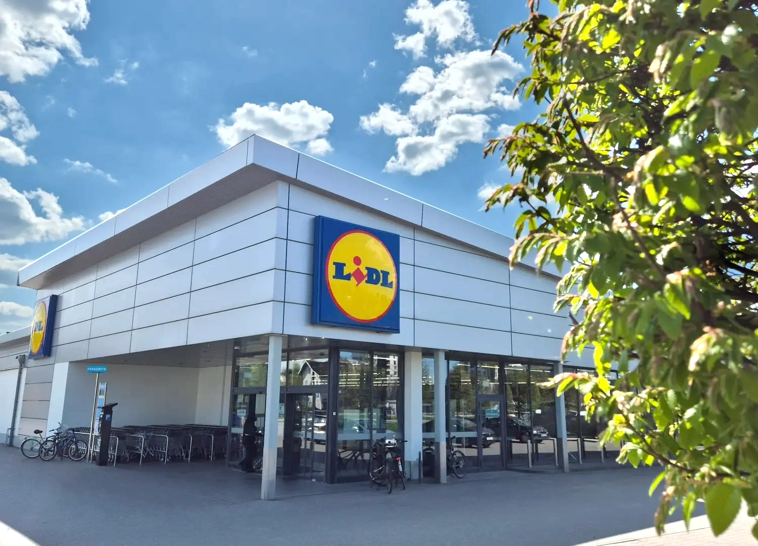 Lidl w pobliżu-Bluszcz Apartamenty etap 2_Bryksy-Kraków-Rzeszów-nowe mieszkania-01 kopia